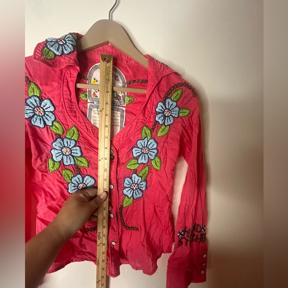 VTG Johnny Was - Joystick Embroidered Button Down - Picture 5 of 9